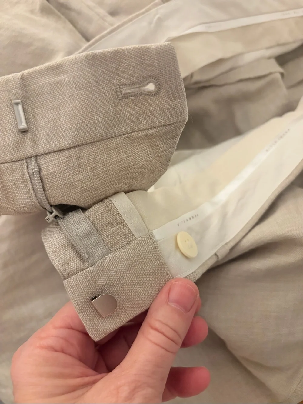 Men’s linen pants.